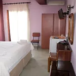 Petania & Aparthotel 3*