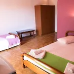 Petania & Aparthotel 3*