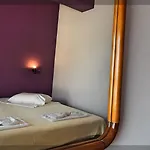 Aparthotel Petania & 3*