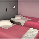 Petania & Aparthotel 3*
