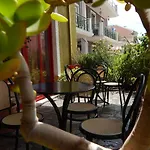 Aparthotel Petania & 3*