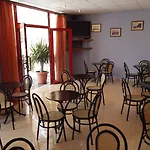 Aparthotel Petania &