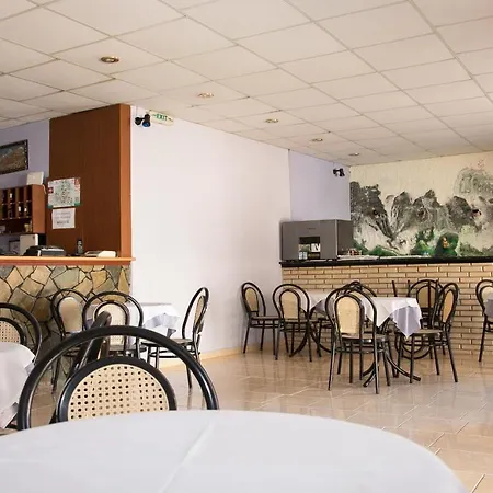 Aparthotel Petania & 3*