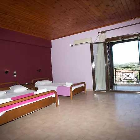 Petania & Апарт-отель 3*