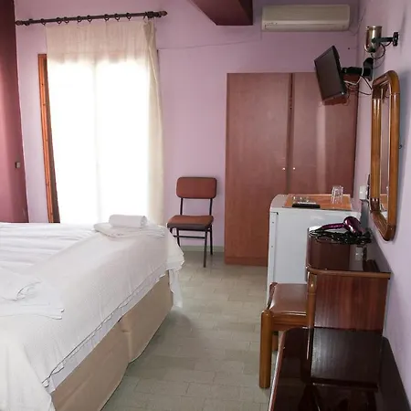 Petania & Апарт-отель 3*