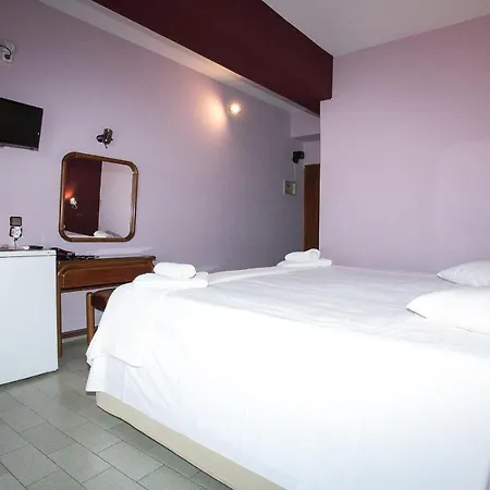 Petania & Aparthotel 3*