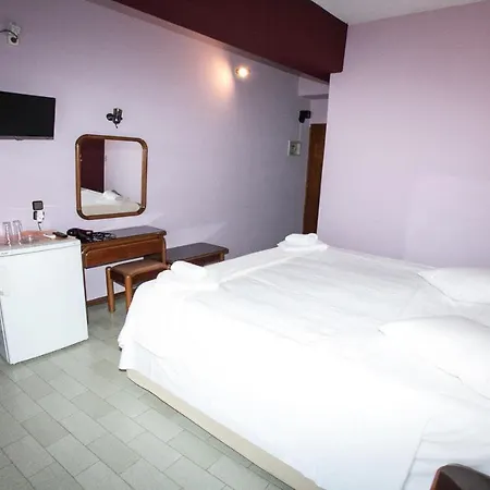 Petania & Апарт-отель 3*