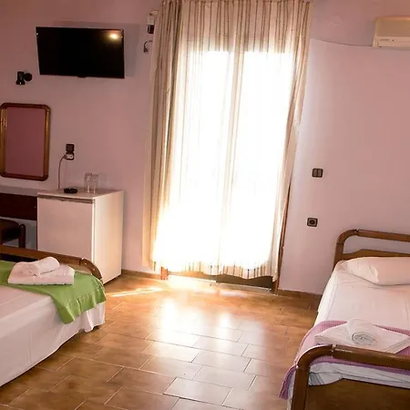 Aparthotel Petania &