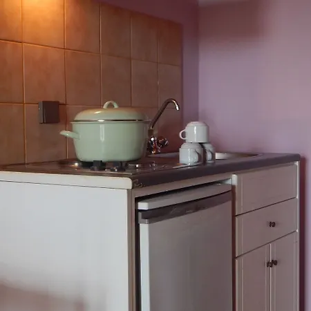 Petania & Ξενοδοχείο με διαμερίσματα 3*