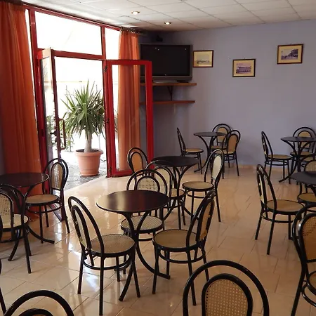 Apartmanhotel Petania &