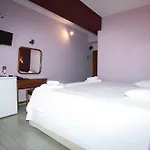 Petania & Aparthotel 3*